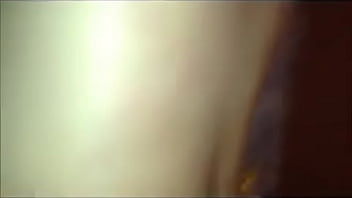 Se pone en 4 posición sexual