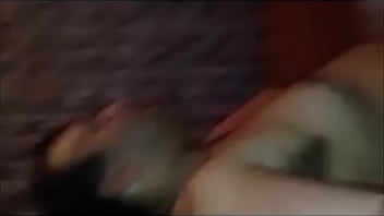 Se pone en 4 posición sexual