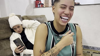 No banho com a boyceta cristal ortega gostosa peladinha