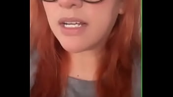 Cecy hace un video para sus fans