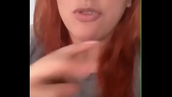 Cecy hace un video para sus fans