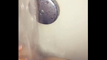 Sydneydivine in shower