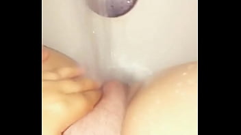 Sydneydivine in shower