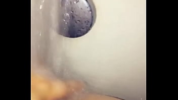 Sydneydivine in shower