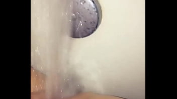 Sydneydivine in shower