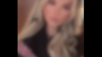 Day 3 of my mini brat vacay~ almost time for limp bizkit~only dm ready to spurt £hundreds so me and my friends can l