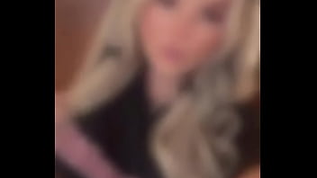 Day 3 of my mini brat vacay~ almost time for limp bizkit~only dm ready to spurt £hundreds so me and my friends can l