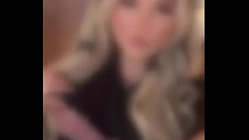 Day 3 of my mini brat vacay~ almost time for limp bizkit~only dm ready to spurt £hundreds so me and my friends can l