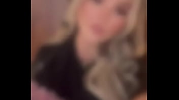 Day 3 of my mini brat vacay~ almost time for limp bizkit~only dm ready to spurt £hundreds so me and my friends can l