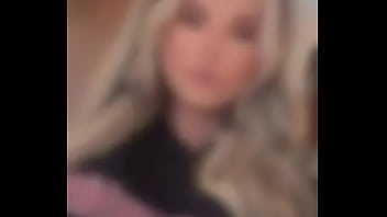 Day 3 of my mini brat vacay~ almost time for limp bizkit~only dm ready to spurt £hundreds so me and my friends can l