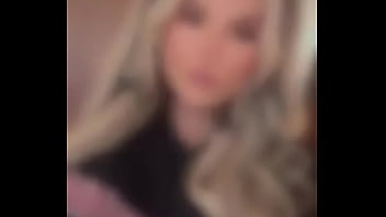 Day 3 of my mini brat vacay~ almost time for limp bizkit~only dm ready to spurt £hundreds so me and my friends can l