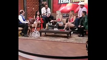 Gira de medios junto a barbaramontxxx y renatamendozax pra mundoxoficialluego ya le hismea os que día nos ven al aire