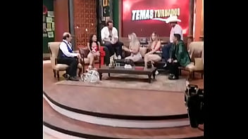 Gira de medios junto a barbaramontxxx y renatamendozax pra mundoxoficialluego ya le hismea os que día nos ven al aire