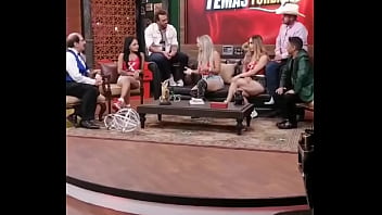 Gira de medios junto a barbaramontxxx y renatamendozax pra mundoxoficialluego ya le hismea os que día nos ven al aire