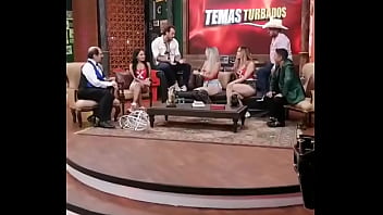 Gira de medios junto a barbaramontxxx y renatamendozax pra mundoxoficialluego ya le hismea os que día nos ven al aire