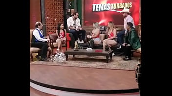 Gira de medios junto a barbaramontxxx y renatamendozax pra mundoxoficialluego ya le hismea os que día nos ven al aire