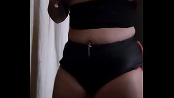 Tetas baile y música