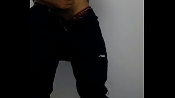 Pra professora no banheiro da faculdade