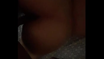 Le encanta ensartarse sola