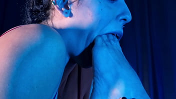 Imagine the taste of my feet on your tongue