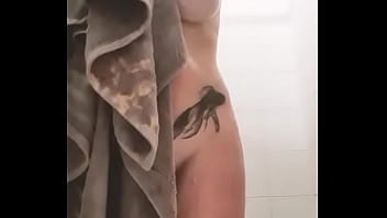 Petit extrait de la vidéo du mercredi une bonne douche après le sport tu