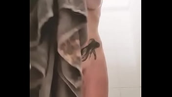 Petit extrait de la vidéo du mercredi une bonne douche après le sport tu