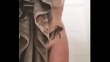 Petit extrait de la vidéo du mercredi une bonne douche après le sport tu