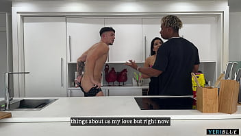 Se folla a la novia de su mejor amigo por venganza