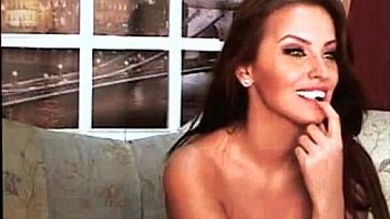 Sexy girl goes nude on webcam
