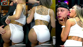 Bianca Demarchi Mostra A Silhueta Do Seu Corpo Morde A Orelha Do Ruan E O Pescoço Que Tesão Podcast Pápum No Barraco thumbnail