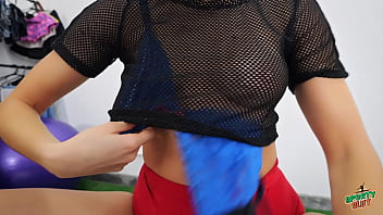 Incredible tight hard ass fit body babe cameltoe natural boobs perfect shorts