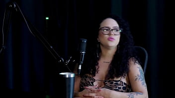 Duas gostosas mostram seus peitos depois de falar que ficou preocupada com stalker as pessoas não se abrem para experiências brunna sweet watch sheer red