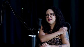 Duas gostosas mostram seus peitos depois de falar que ficou preocupada com stalker as pessoas não se abrem para experiências brunna sweet watch sheer red