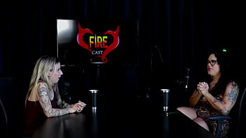 Duas gostosas mostram seus peitos depois de falar que ficou preocupada com stalker as pessoas não se abrem para experiências brunna sweet watch sheer red