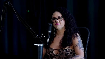 Duas gostosas mostram seus peitos depois de falar que ficou preocupada com stalker as pessoas não se abrem para experiências brunna sweet watch sheer red