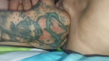 Dulcevaginaspro mi esposa se excita mucho cuando la toco y le introduzco los dedos hasta tener un orgasmo