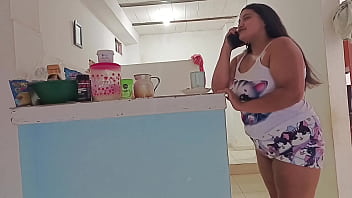 Niñera se folla a su hermanastro en cilla de ruedas