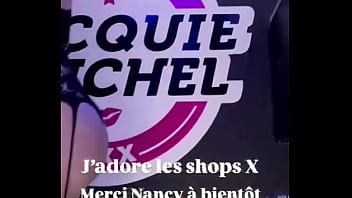 Hé coucou les loulous bonne journée moi je visite des shops swame off