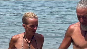 Sex on the beach passionate kisses blowjob and cumshot with little spanish milf