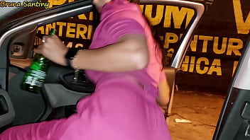 Ofereci carona para a gostosa que tava andando sozinha na rua e ela transou comigo por gratidão;