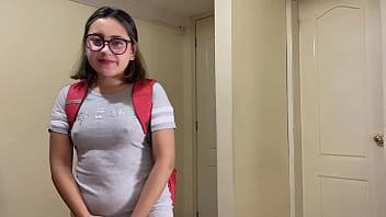 Mi compañero de clase accidentalmente se corre dentro de mí