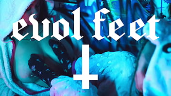 Lesbian Babe Worshiping Her Girlfriend's Feet thumbnail