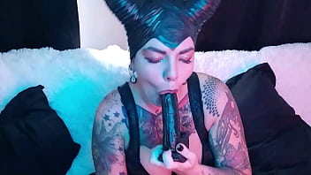 Hot deep throat from lustful gothic succubus girl