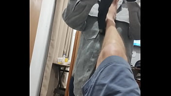 Ruiva safada fica brincando com o marido e depois chama seu vizinho casado pra depilar sua buceta Ruiva safada fica brincando com o marido e depois chama seu vizinho casado pra depilar sua buceta