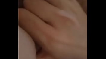 Elle veut la bite de mais sait pas lui parler