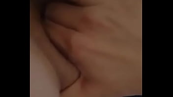 Elle veut la bite de mais sait pas lui parler