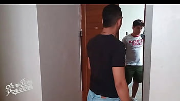 Toy tony necesita pasar el curso y por eso busca a su profesor yohel activo quien le propone la mejor manera de pasar el curso