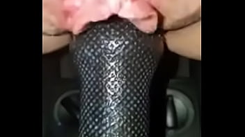 En el coche masturbación