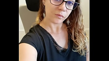 Un petit coucou du bureau bonne journée mes loulous