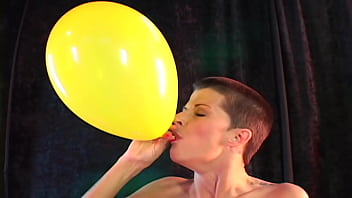 Ballooned up busty milf blowjob & facial